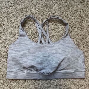 Lululemon free to be sports bra size 6 excellent